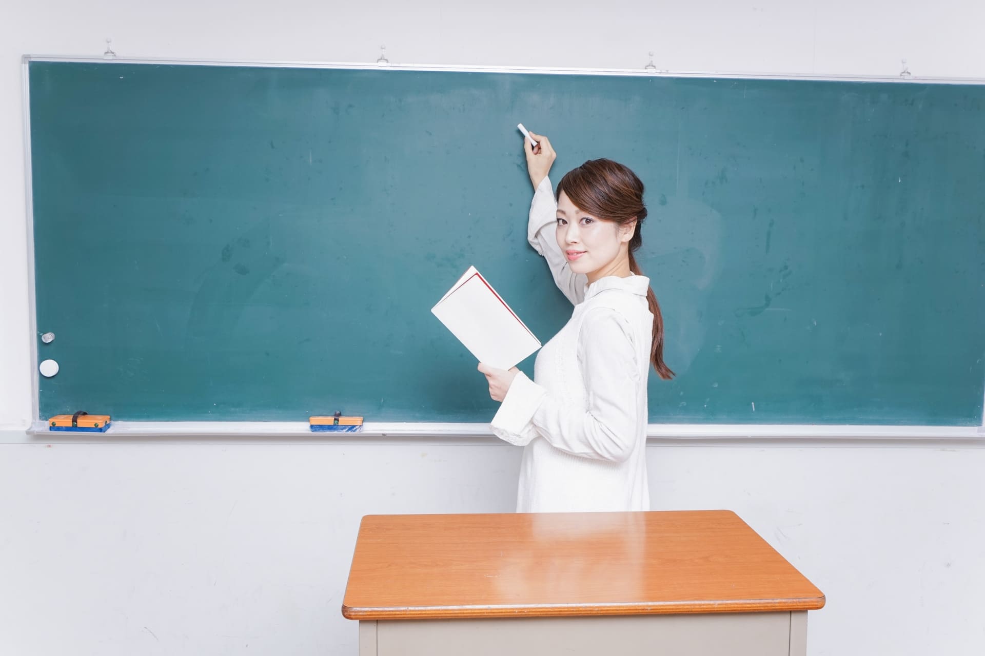 教員不足を非常勤講師で解消！学校現場の活用事例と具体例